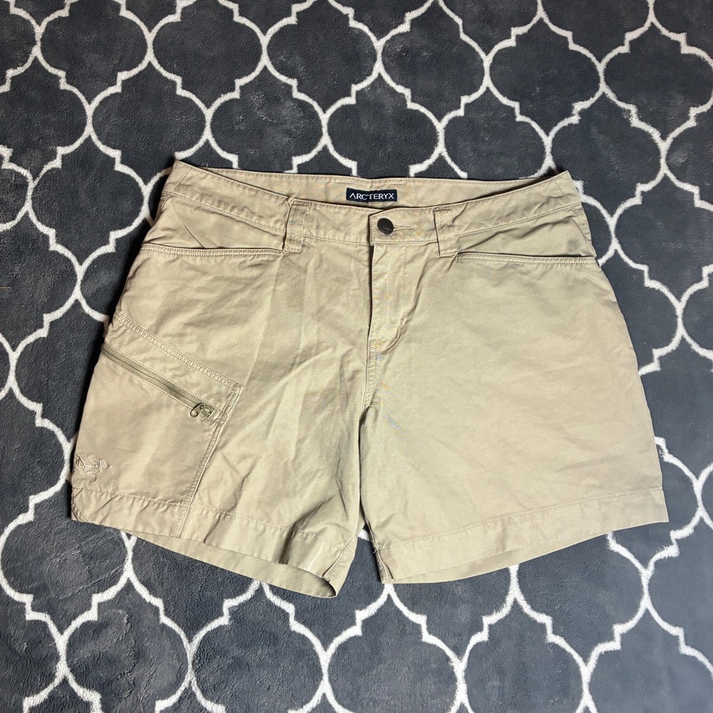 Arcteryx Womens Hiking Shorts Size 8 Tan Khaki Cargo Pockets Outdoor Trekking 5"